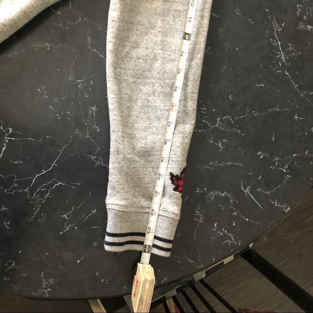 Canada 🇨🇦 sweater - Picture 2 of 10